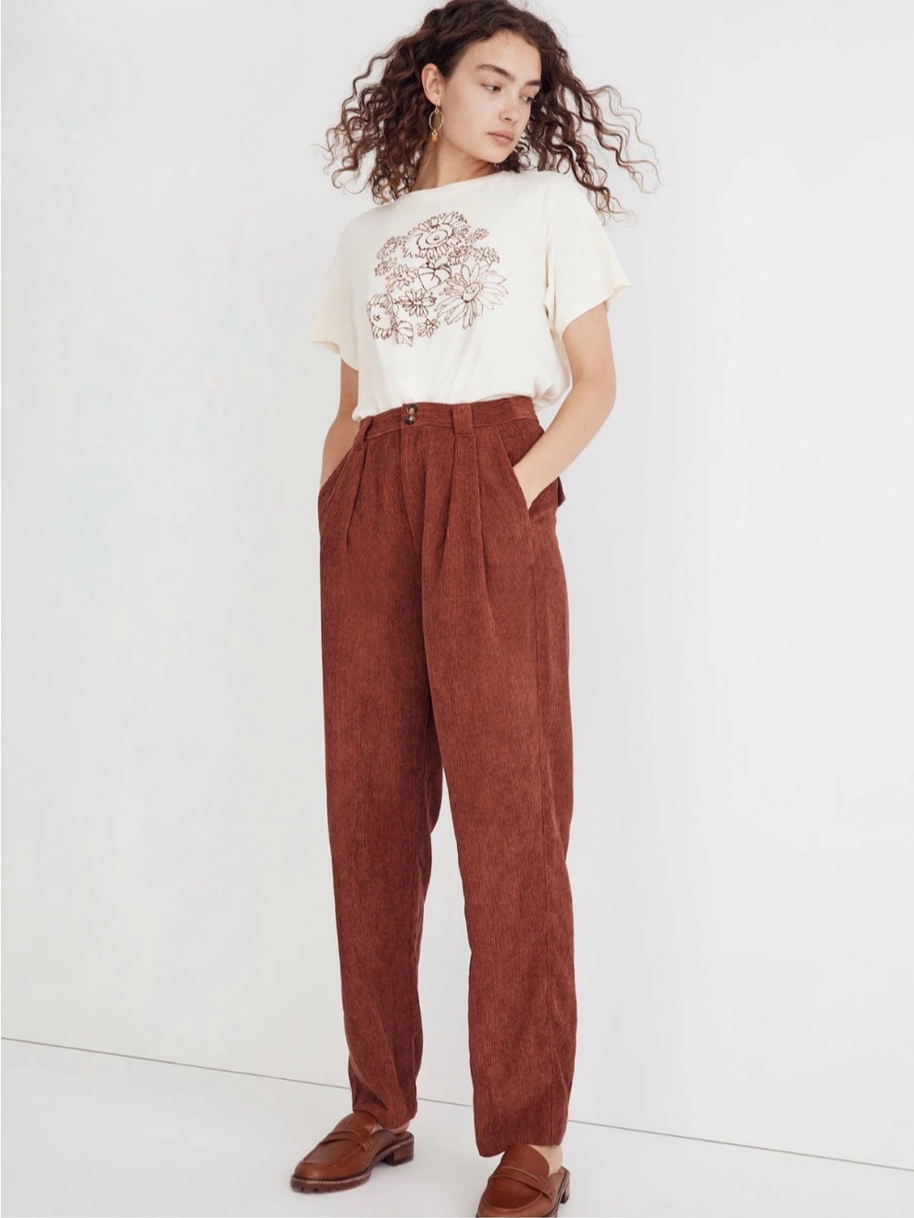 MadewellHigh-Rise Tapered Corduroy Pants in dusty redwood